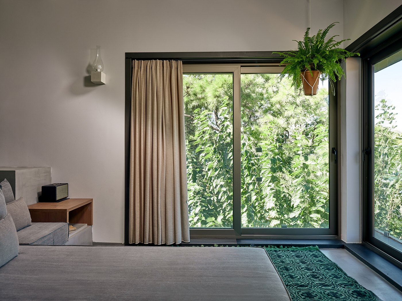 Ekies Large Suite V3 R 05