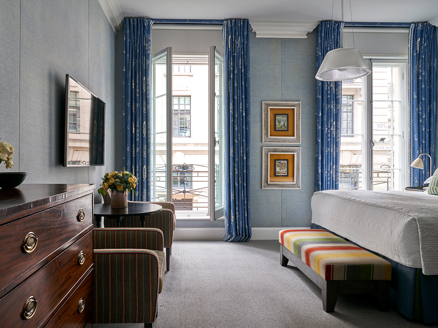 Haymarket Deluxe Room R 03