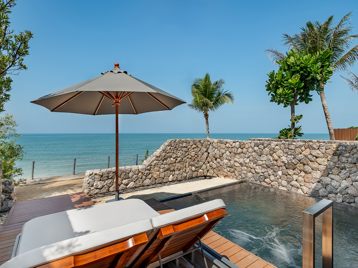 Casa De La Flora Beachfront Pool Villa R 01