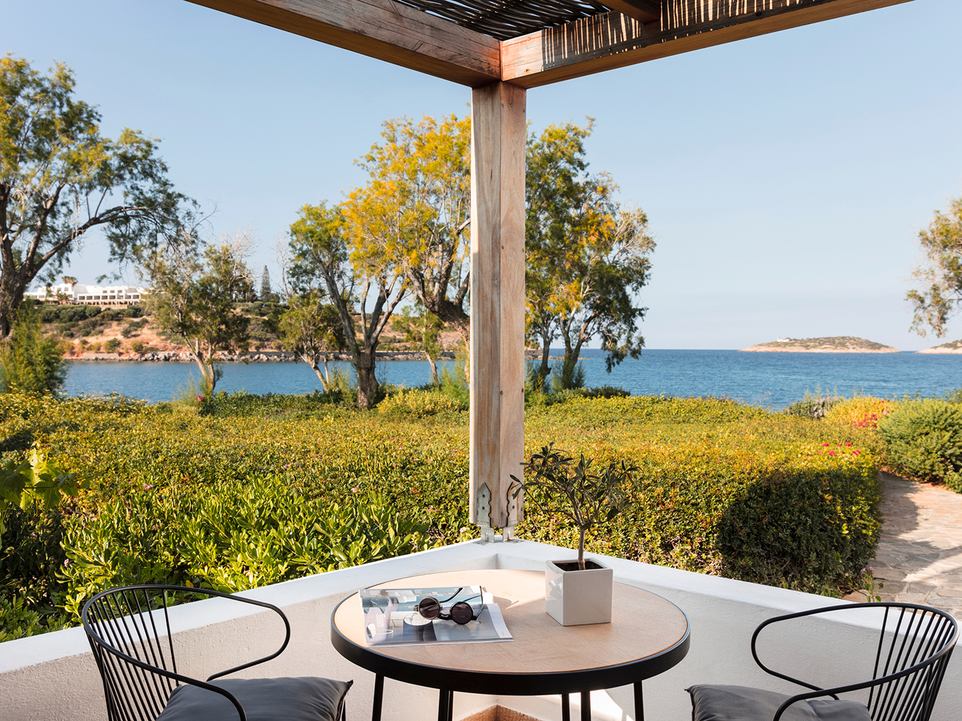 Minos Beach Seafront Bungalow V3 R 01