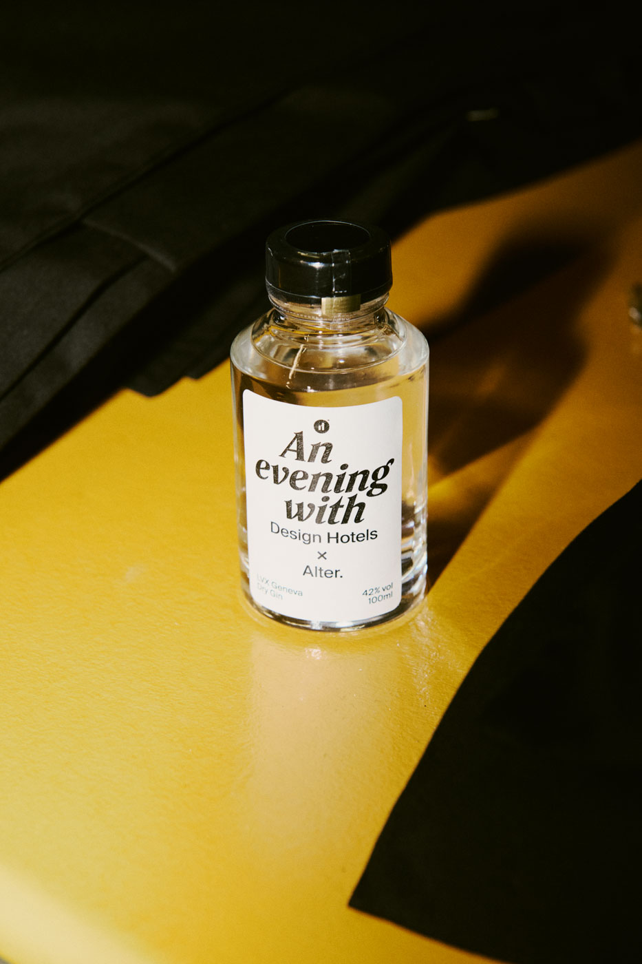 DH24 SALES AEW Geneva Travelpro 04