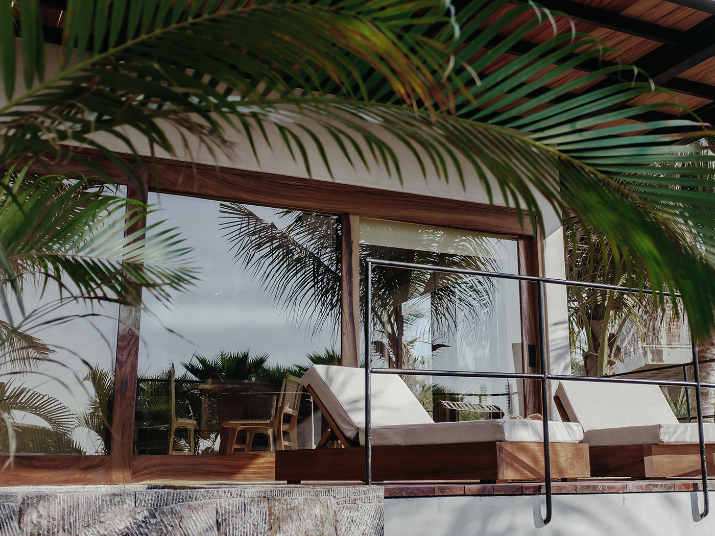 Musa Deluxe Hideaway R 01