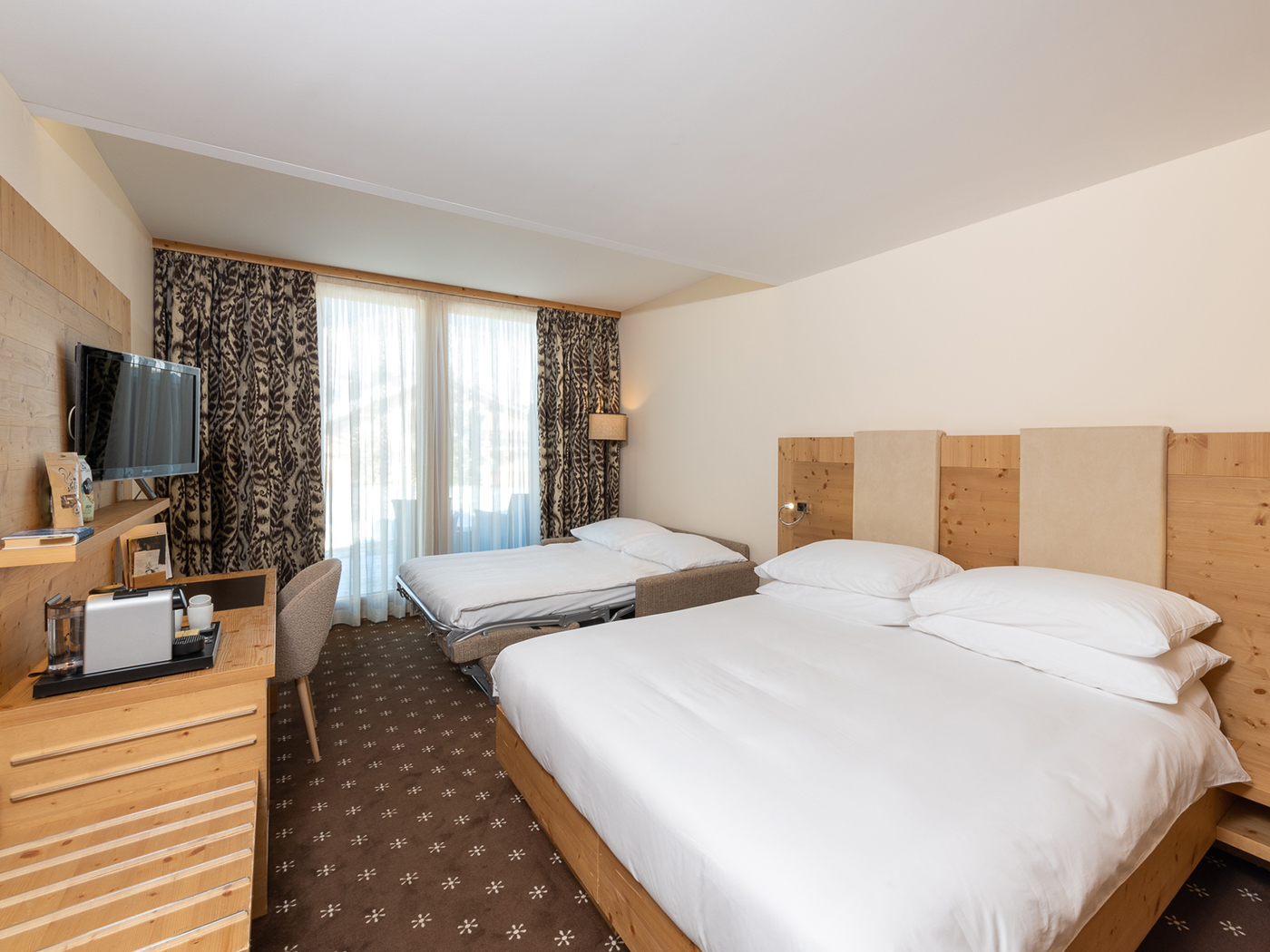 Nira Alpina Garden Room R Winter 04