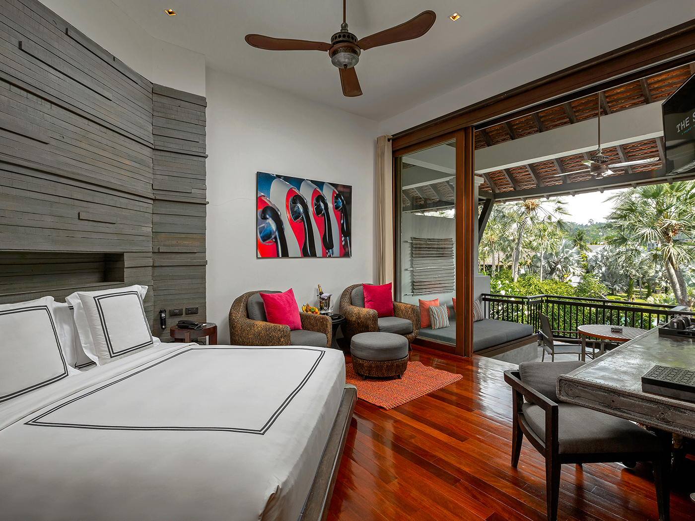 The Slate Pearl Bed Suite V5 R 05